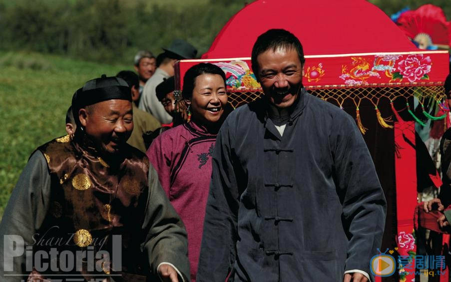 萨日娜《中国地》剧照 萨日娜高清写真_萨日娜高清剧照