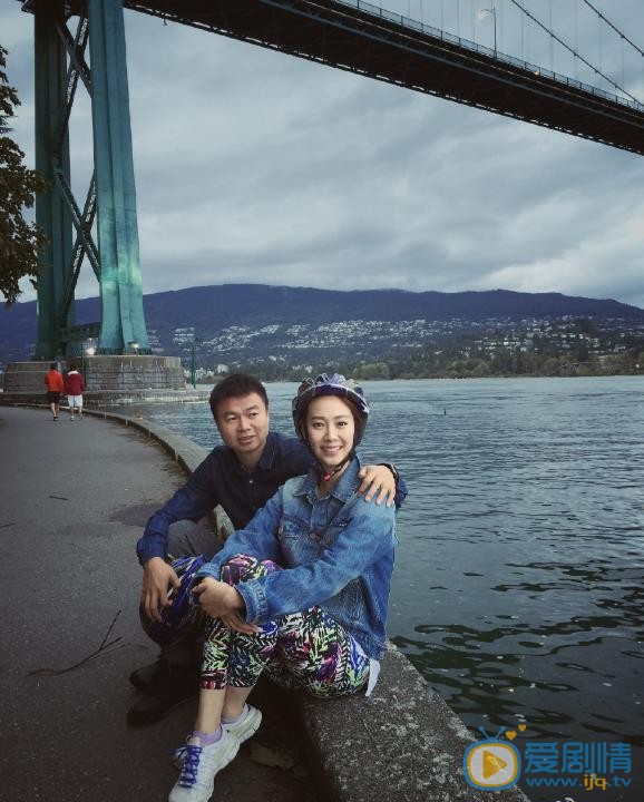 张雅蓓夫妻同框照 张雅蓓高清写真_张雅蓓高清剧照