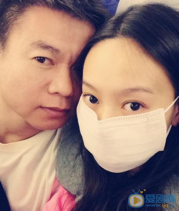 张雅蓓夫妻同框照 张雅蓓高清写真_张雅蓓高清剧照