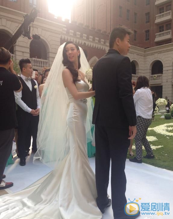 张雅蓓结婚照 张雅蓓高清写真_张雅蓓高清剧照