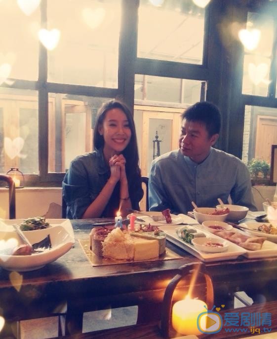 张雅蓓夫妻同框照 张雅蓓高清写真_张雅蓓高清剧照