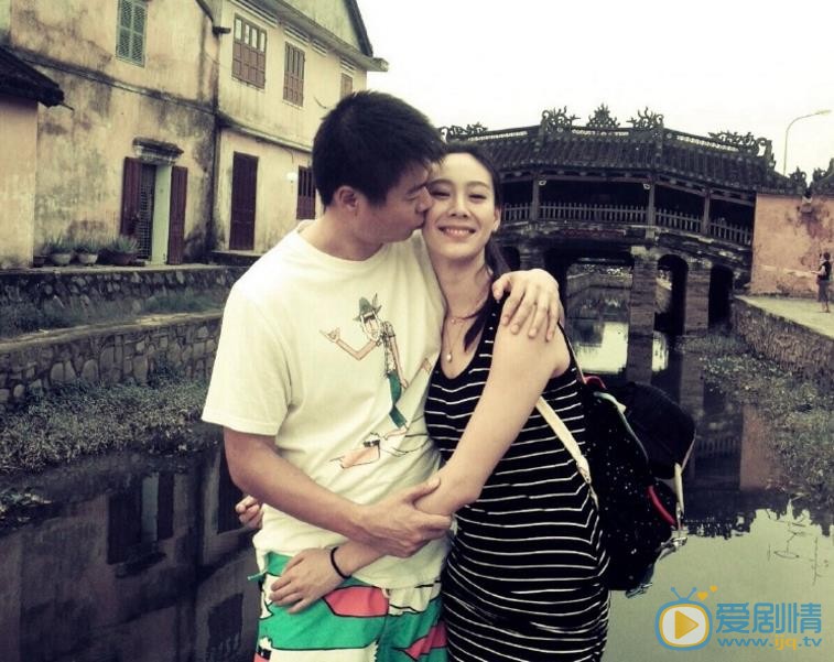 张雅蓓夫妻同框照 张雅蓓高清写真_张雅蓓高清剧照