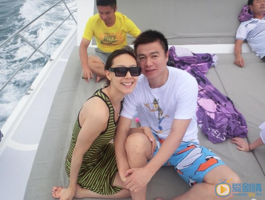 张雅蓓夫妻同框照 张雅蓓高清写真_张雅蓓高清剧照