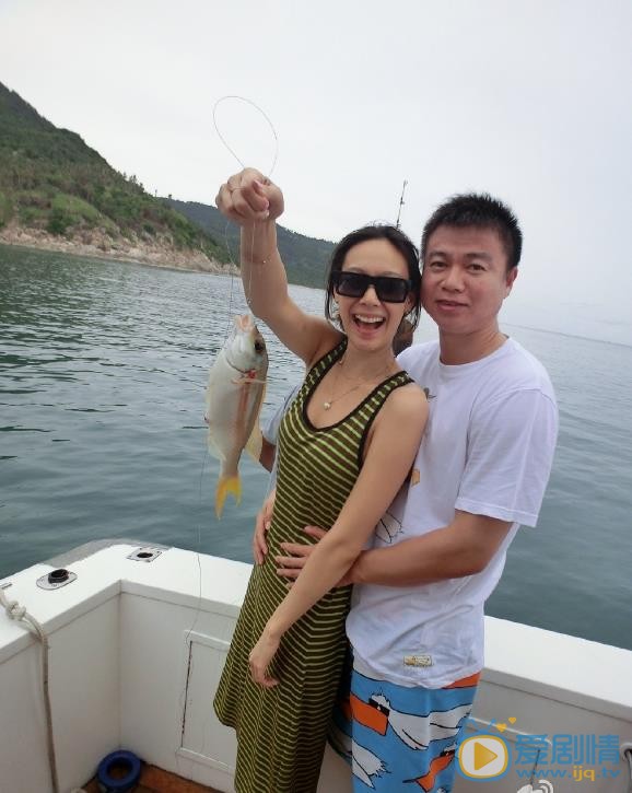 张雅蓓夫妻同框照 张雅蓓高清写真_张雅蓓高清剧照