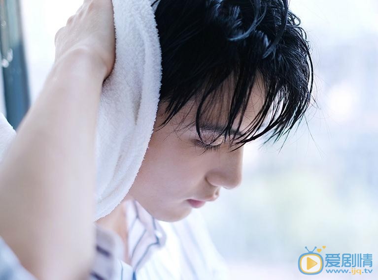 谷蓝帝湿发写真 谷蓝帝高清写真_谷蓝帝高清剧照