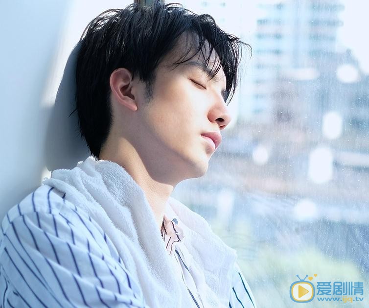 谷蓝帝湿发写真 谷蓝帝高清写真_谷蓝帝高清剧照
