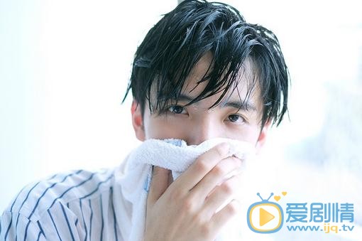 谷蓝帝湿发写真 谷蓝帝高清写真_谷蓝帝高清剧照