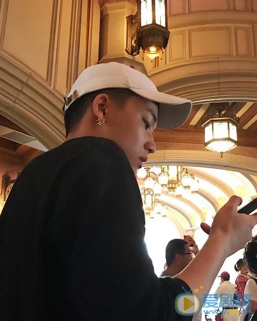 吴泽林生活照 吴泽林高清写真_吴泽林高清剧照