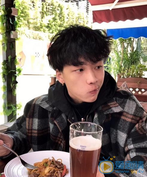 吴泽林生活照 吴泽林高清写真_吴泽林高清剧照