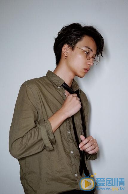 吴泽林帅气写真 吴泽林高清写真_吴泽林高清剧照
