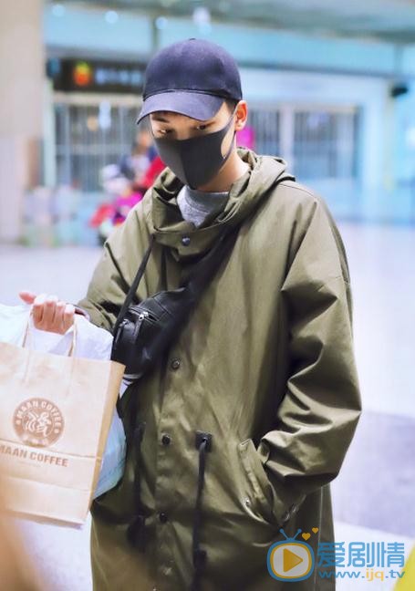 吴泽林机场照 吴泽林高清写真_吴泽林高清剧照