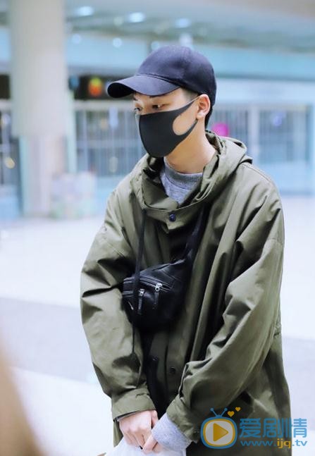 吴泽林机场照 吴泽林高清写真_吴泽林高清剧照