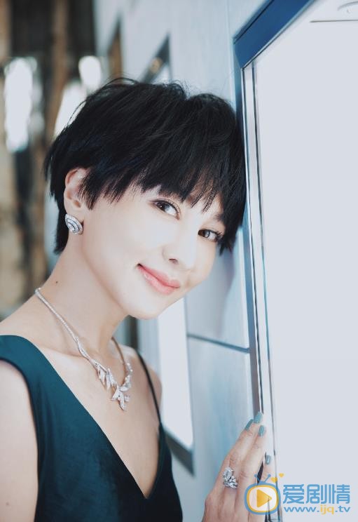 吴岱凝出席活动照 吴岱凝高清写真_吴岱凝高清剧照