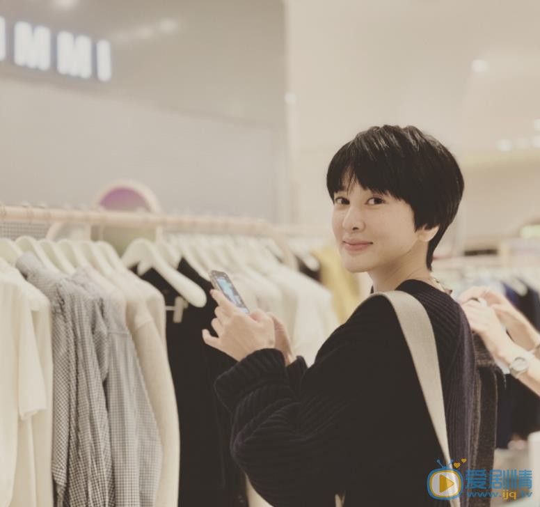 吴岱凝出席活动照 吴岱凝高清写真_吴岱凝高清剧照