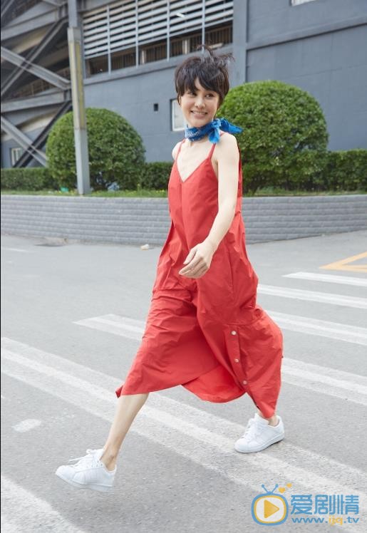 吴岱凝靓丽街拍 吴岱凝高清写真_吴岱凝高清剧照