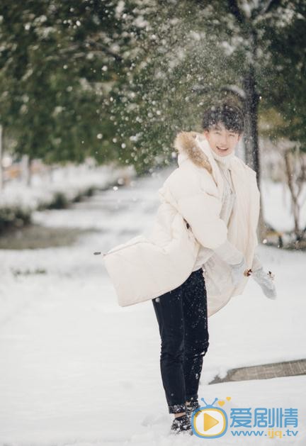 陆嘉豪冬日写真 陆嘉豪高清写真_陆嘉豪高清剧照