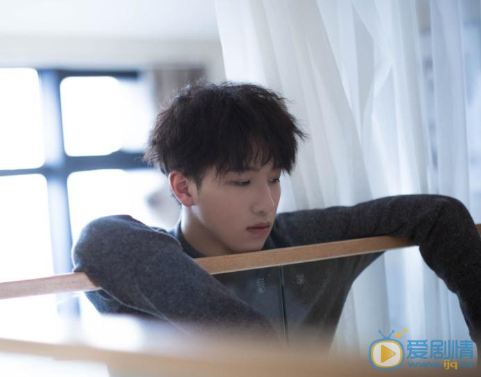 陆嘉豪慵懒写真 陆嘉豪高清写真_陆嘉豪高清剧照