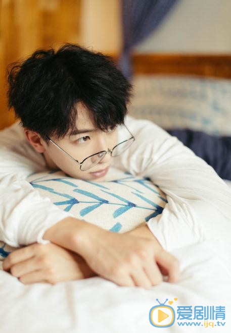 陆嘉豪白色写真 陆嘉豪高清写真_陆嘉豪高清剧照