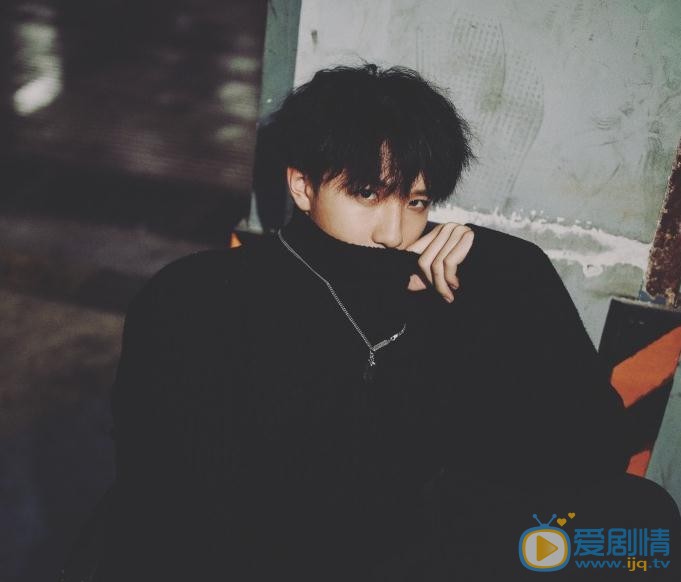 陆嘉豪黑色写真 陆嘉豪高清写真_陆嘉豪高清剧照