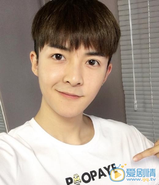 管栎生活照 管栎高清写真_管栎高清剧照