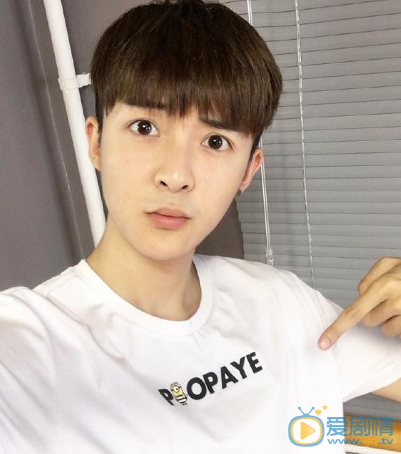 管栎生活照 管栎高清写真_管栎高清剧照