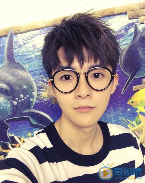 管栎生活照 管栎高清写真_管栎高清剧照