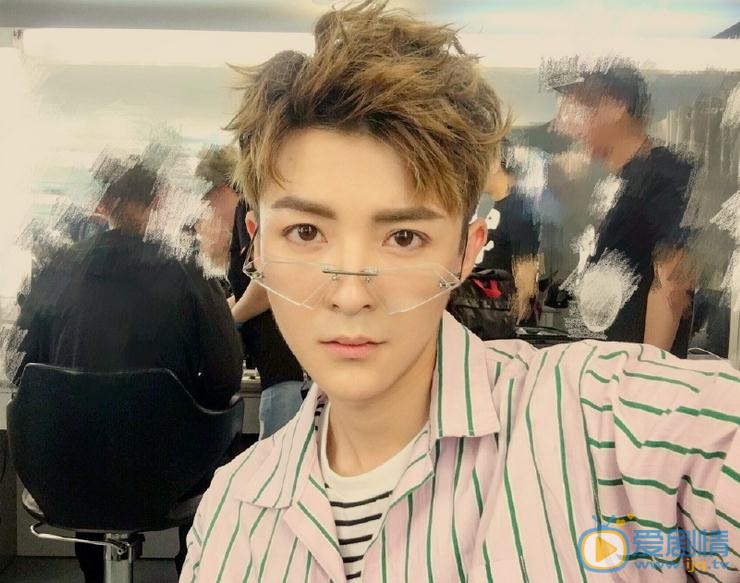 管栎生活照 管栎高清写真_管栎高清剧照