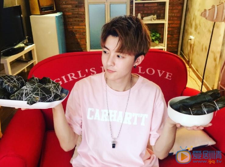 管栎生活照 管栎高清写真_管栎高清剧照