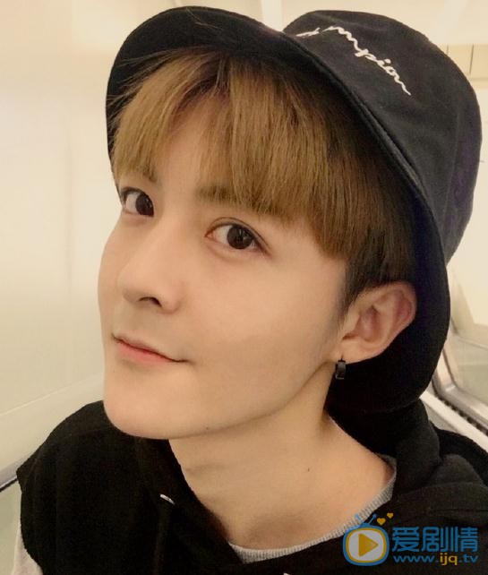 管栎生活照 管栎高清写真_管栎高清剧照