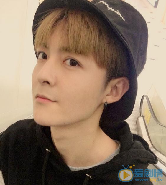 管栎生活照 管栎高清写真_管栎高清剧照