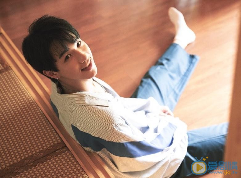 陆嘉豪秋色写真 陆嘉豪高清写真_陆嘉豪高清剧照