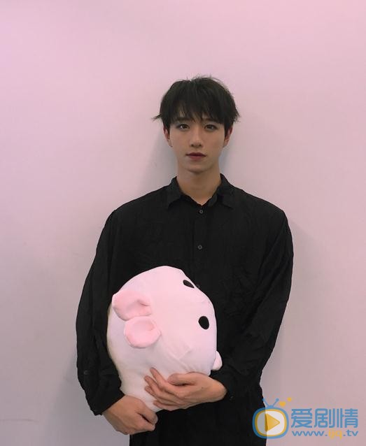 陆嘉豪写真 陆嘉豪高清写真_陆嘉豪高清剧照