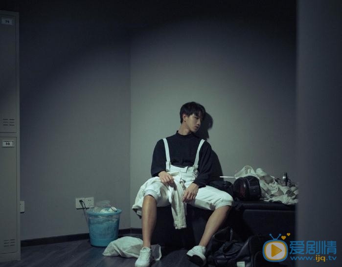 陆嘉豪秋色写真 陆嘉豪高清写真_陆嘉豪高清剧照