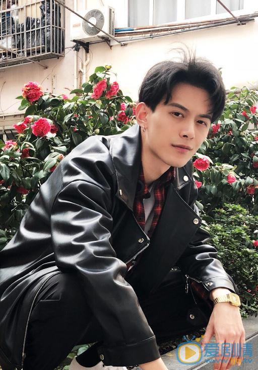 邓尚街拍写真 邓尚高清写真_邓尚高清剧照