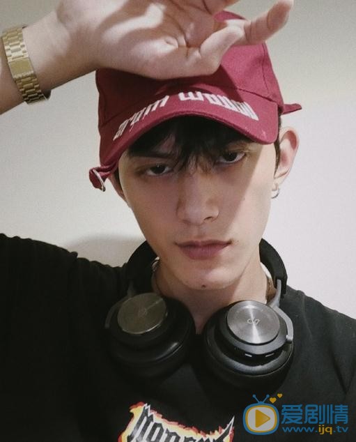 邓尚街拍写真 邓尚高清写真_邓尚高清剧照