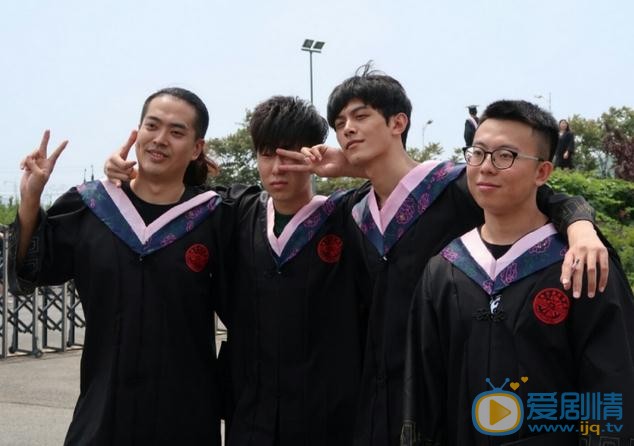 邓尚毕业照 邓尚高清写真_邓尚高清剧照