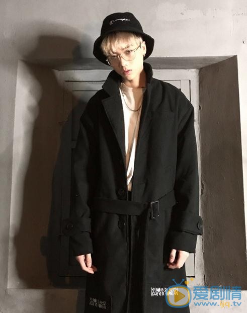 柯钦明生活照 柯钦明高清写真_柯钦明高清剧照