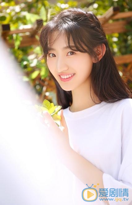 杨雨潼气质写真 杨雨潼高清写真_杨雨潼高清剧照
