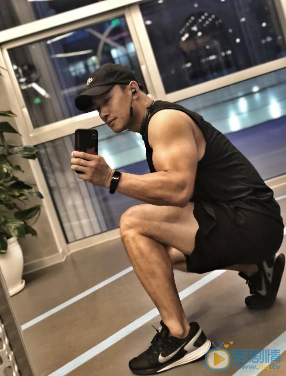 那家威健身肌肉照 那家威高清写真_那家威高清剧照