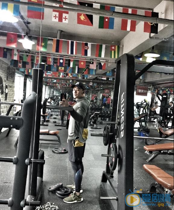那家威健身肌肉照 那家威高清写真_那家威高清剧照