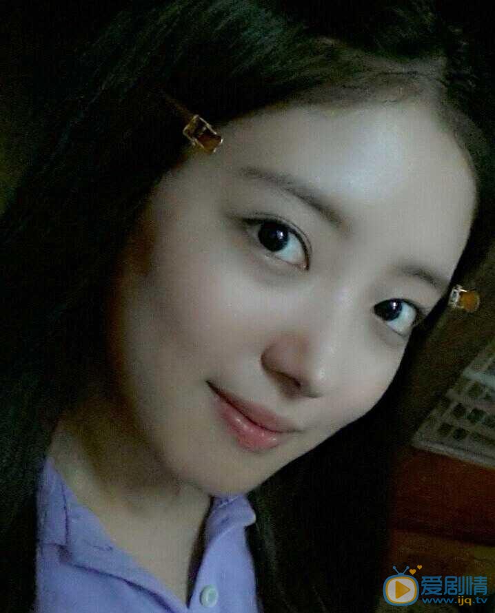 李世英自拍照 李世英高清写真_李世英高清剧照