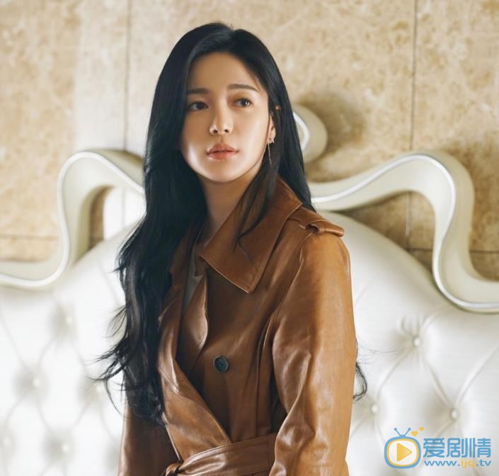 皇后的品格闵宥拉是谁演的？皇后的品格闵宥拉扮演者李伊利雅个人资料、写真及生活照欣赏