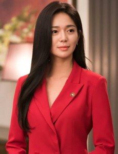 皇后的品格闵宥拉是谁演的？皇后的品格闵宥拉扮演者李伊利雅个人资料、写真及生活照欣赏
