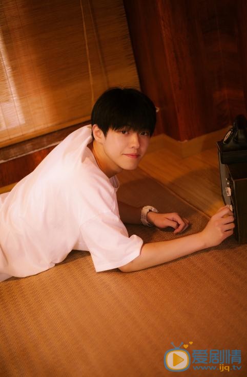 施展夏日写真 施展高清写真_施展高清剧照