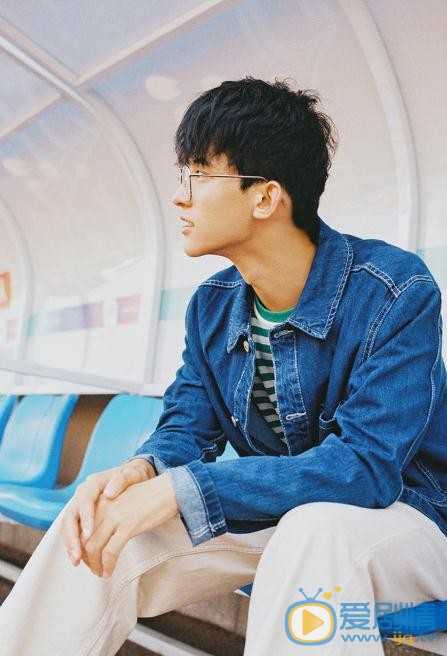 常优秀牛仔衣写真 常优秀高清写真_常优秀高清剧照