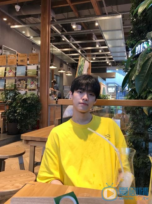 施展生活照 施展高清写真_施展高清剧照