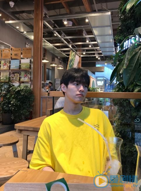 施展生活照 施展高清写真_施展高清剧照