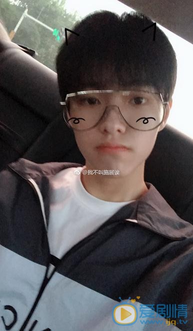 施展生活照 施展高清写真_施展高清剧照