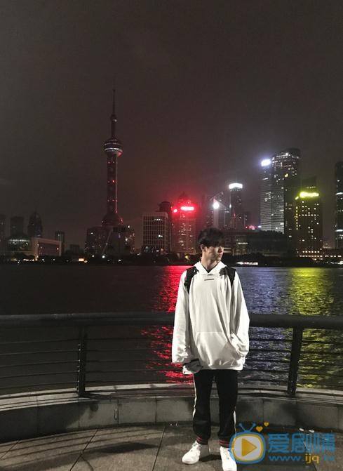 施展生活照 施展高清写真_施展高清剧照