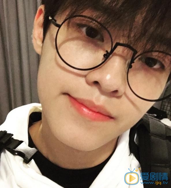 施展生活照 施展高清写真_施展高清剧照